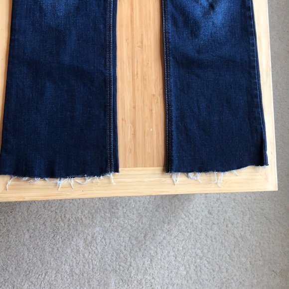 Hollister Darkwash Bootcut Jeans- Size 5S (EUC) - Picture 5 of 7